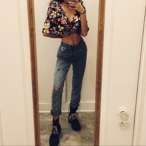 lightly distressed jeans size 25